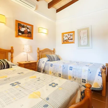 Helles Haus Fuer 6 Personen Mit Pool Und Klimaanlage 500 Meter Vom Entfernt Vakantiehuis