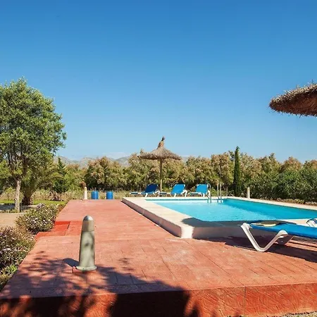 Vakantiehuis Helles Haus Fuer 6 Personen Mit Pool Und Klimaanlage 500 Meter Vom Entfernt Pollença