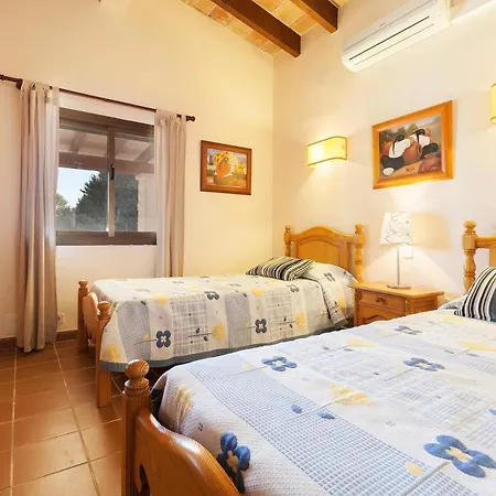 Helles Haus Fuer 6 Personen Mit Pool Und Klimaanlage 500 Meter Vom Entfernt